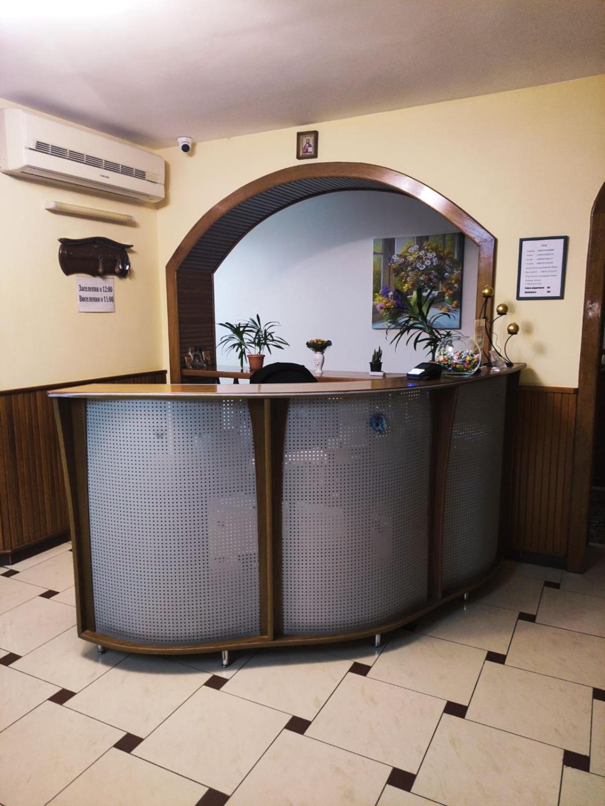 Hotel Delfin Mukacheve Exterior photo